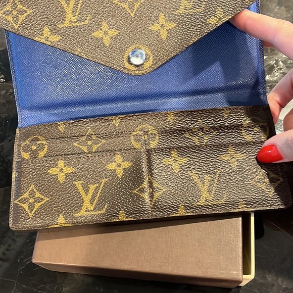 Louis Vuitton wallet - Picture 8 of 12